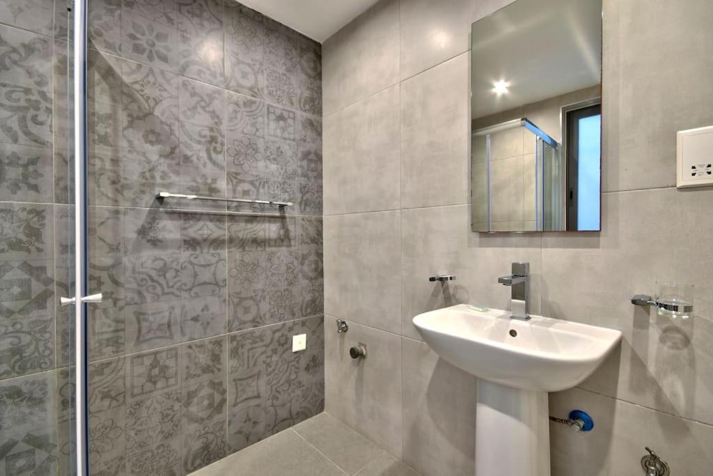 Vallettastay - Orangerie Two Bedroom Apartment 201 المظهر الخارجي الصورة